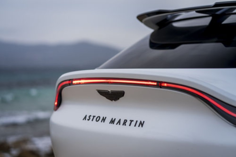 Aston Martin DBX707 Satin Neutron White 42