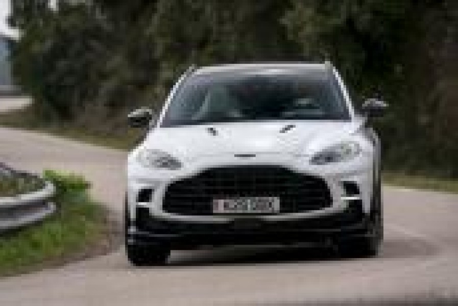 Aston Martin DBX707 Satin Neutron White 67