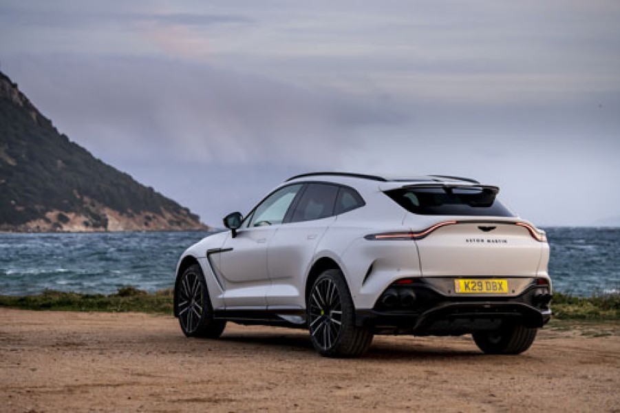 Aston Martin DBX707 Satin Neutron White 6