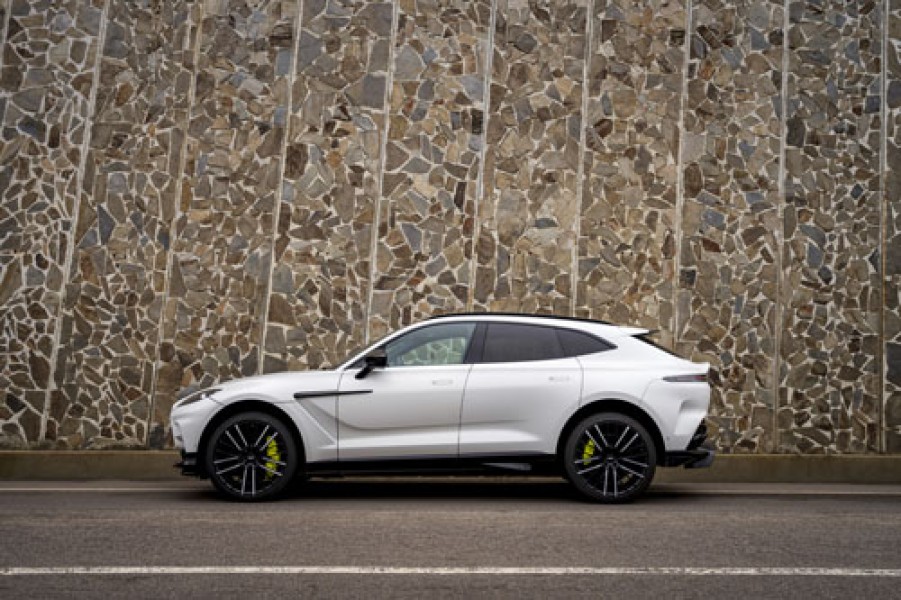 Aston Martin DBX707 Satin Neutron White 99